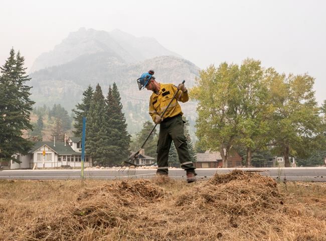 Wildfire danger forces evacuation of Waterton Lakes National Park | iNFOnews.ca Wildfire danger forces evacuation of Waterton Lakes National Park | iNFOnews.ca