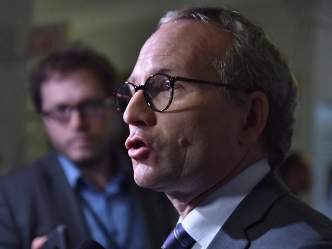Quebec passes motion against Ottawa's directive allowing knives on planes | iNFOnews.ca Quebec passes motion against Ottawa's directive allowing knives on planes | iNFOnews.ca