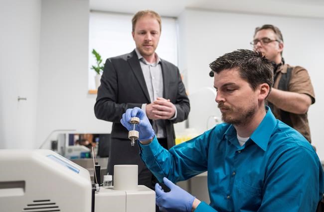 Portable device can detect fentanyl in street drugs within seconds: researchers | iNFOnews.ca Portable device can detect fentanyl in street drugs within seconds: researchers | iNFOnews.ca