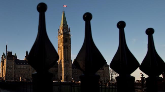 Federal Liberals aim to add personal leave days as Ontario cuts them back | iNFOnews.ca Federal Liberals aim to add personal leave days as Ontario cuts them back | iNFOnews.ca
