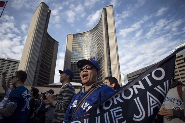 Blue Jays draw monster ratings for Game 3 of American League Division Series | iNFOnews.ca CP34933338