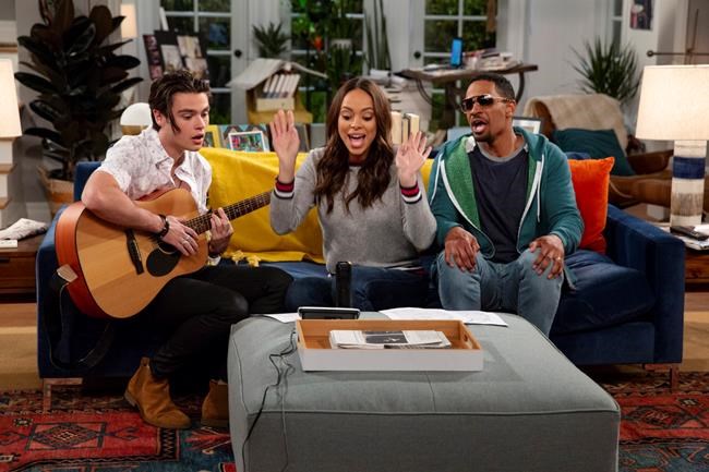 How Harry Styles' break from party scene inspired "Happy Together" premise | iNFOnews.ca CP1710066203