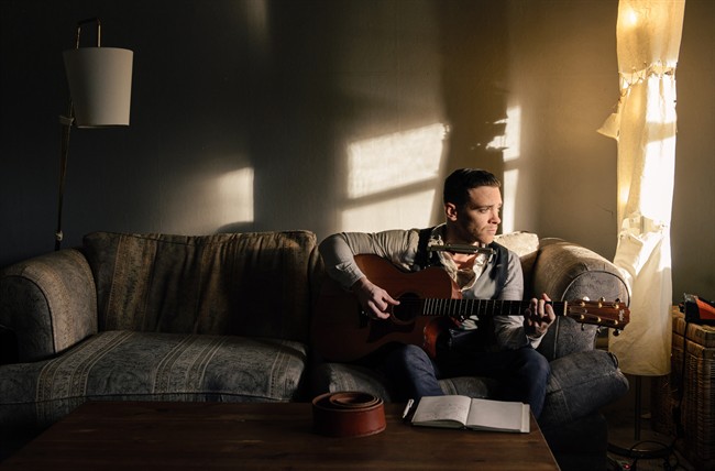 Aspiring country singer from Canada dies while camping in Australia | iNFOnews.ca CP33422944