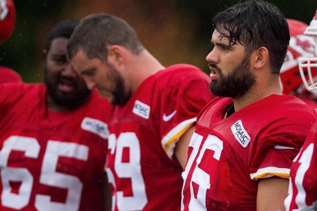 Kansas City Chiefs sign Canadian Laurent Duvernay-Tardif to five-year extension | iNFOnews.ca