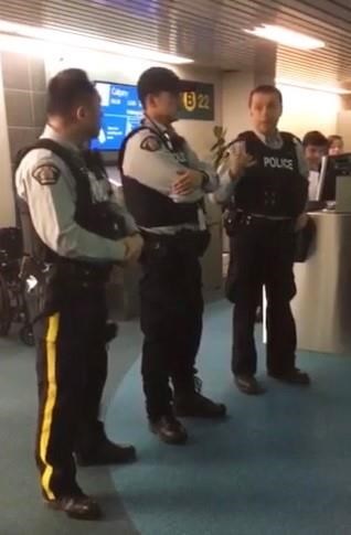 Flair apologizes after calling RCMP on passengers following 12-hour flight delay | iNFOnews.ca Flair apologizes after calling RCMP on passengers following 12-hour flight delay | iNFOnews.ca