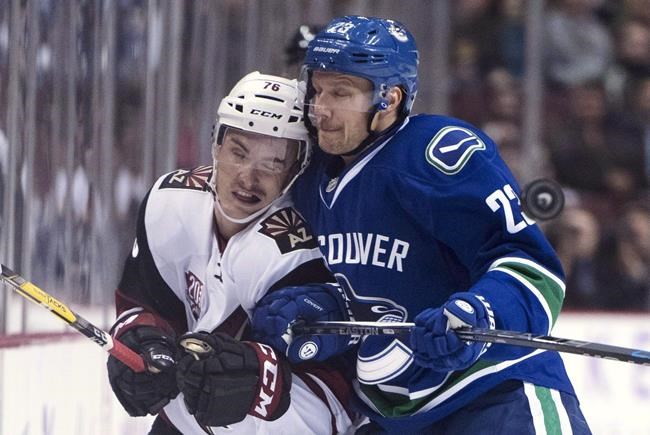 Canucks defenceman Alexander Edler out at least a month with broken finger | iNFOnews.ca