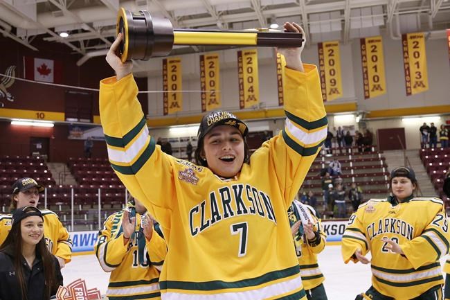 Canadians Giguere, Roque among finalists for NCAA women's hockey award | iNFOnews.ca