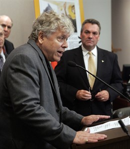 Baldwin hopes to spark Whalers nostalgia by writing 'Slim and None' book | iNFOnews.ca