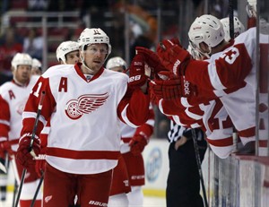 Red Wings teammates trying to convince Daniel Alfredsson to return | iNFOnews.ca CP29807492