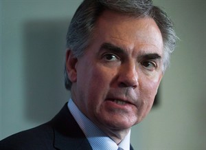 Mirror, mirror on the wall: Albertans not willing to take blame for fiscal fall | iNFOnews.ca CP32160392