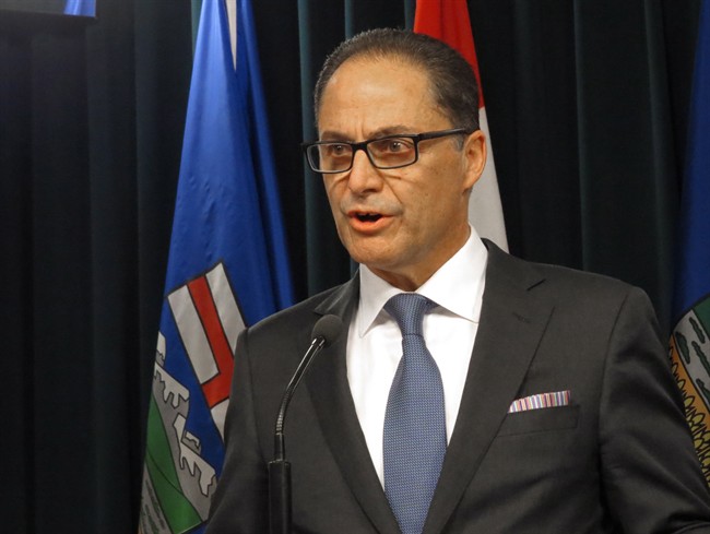 Alberta freezes salaries of managers, non-union public service workers | iNFOnews.ca CP36001577