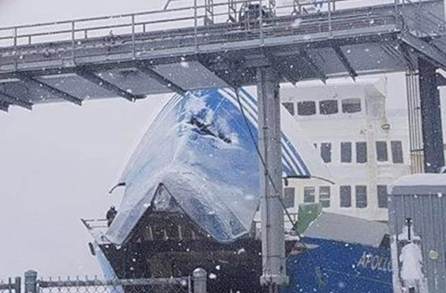 Quebec ferry service interrupted again after crash opens hole in ship's bow | iNFOnews.ca