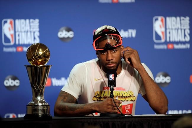 Kawhi Leonard mulls decision as NBA signing period looms | iNFOnews.ca