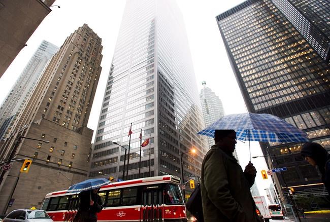 Bank brokerages agree to pay $500,000 penalties for breaking trading rules | iNFOnews.ca
