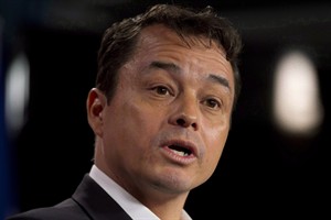 Shawn Atleo becomes Canada's first 'Shqwi qwal' or speaker for better relations | iNFOnews.ca CP30498453