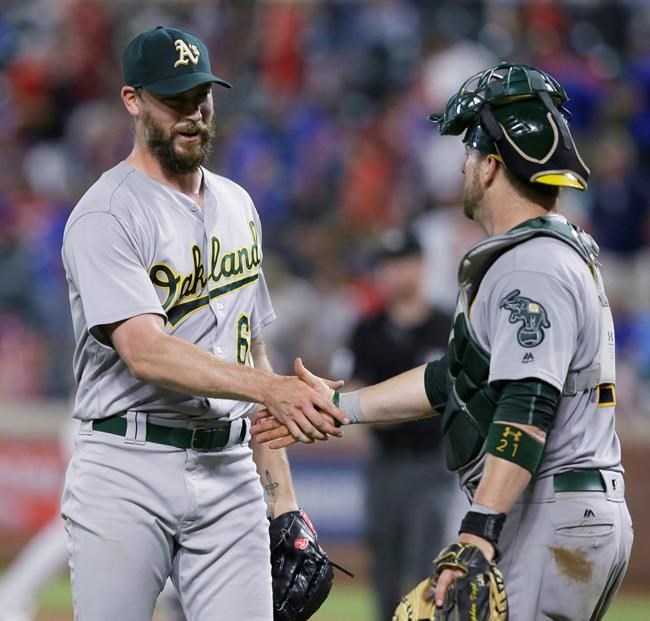 Blue Jays sign Canadian relief pitcher Axford to minor-league deal | iNFOnews.ca