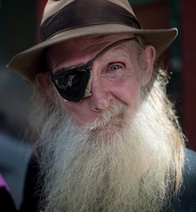 Selling trash salvages livelihoods at weekly Downtown Eastside lawn sale | iNFOnews.ca