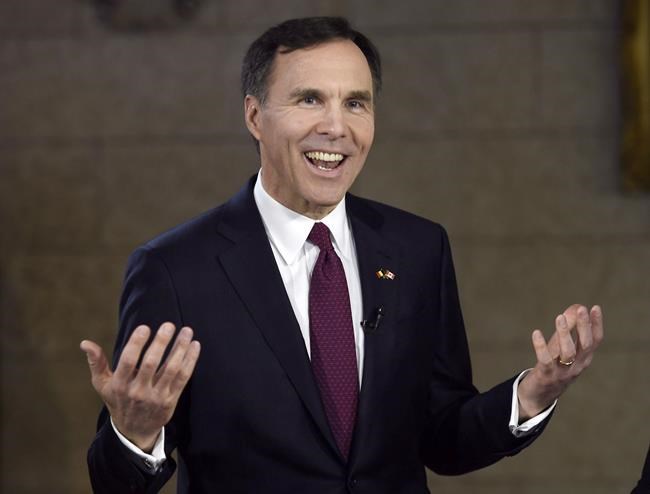Morneau draws laughs for bringing up his Quebec-related dating history | iNFOnews.ca