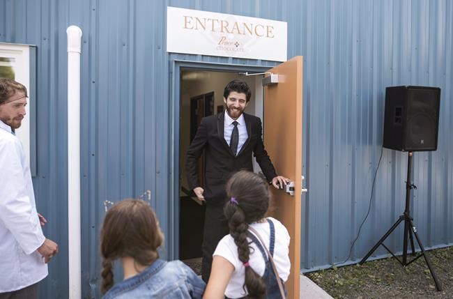 'I feel that I'm free.' Refugee and chocolate maker Tareq Hadhad becomes citizen | iNFOnews.ca