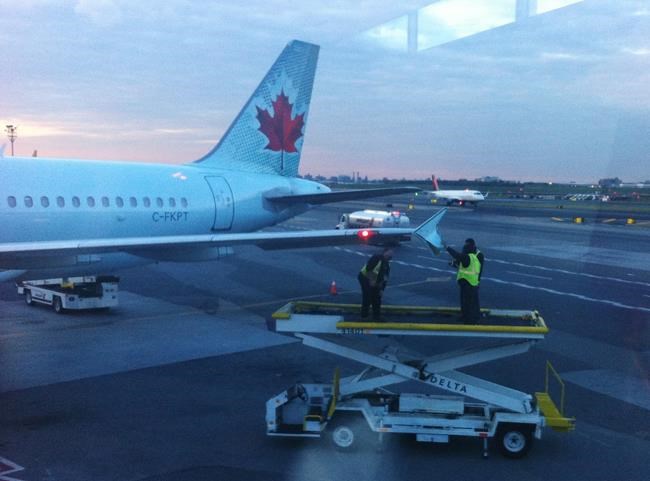 Air Canada jet damaged while on LaGuardia taxiway by another jet | iNFOnews.ca