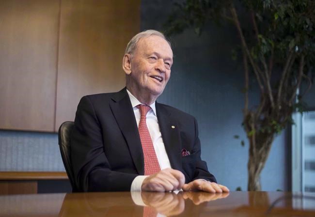 Chretien ignores lobbyist registrar's inquiry on meeting with N.S. premier | iNFOnews.ca
