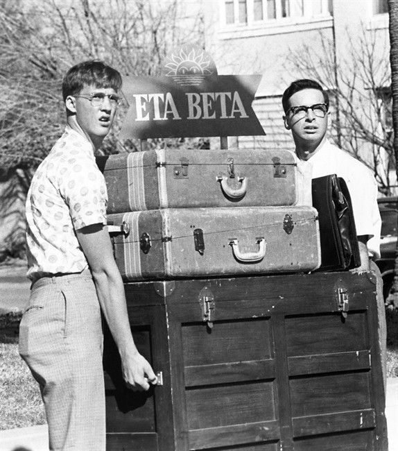 Land of keggers and spanking paddles: Why the U.S. has so many more fraternities | iNFOnews.ca Land of keggers and spanking paddles: Why the U.S. has so many more fraternities | iNFOnews.ca