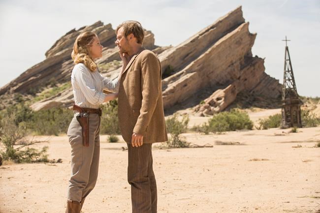 Q&A: Jimmi Simpson on 'Westworld' theories: 'I haven't seen anyone nail this' | iNFOnews.ca