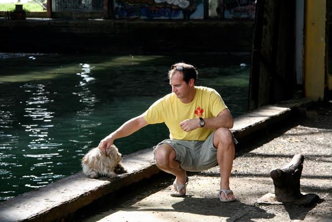 Canadian team to head to Australia next week to help rescue animals | iNFOnews.ca CP817227198