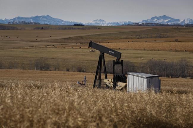 Alberta government promising to fix rules on aging energy wells | iNFOnews.ca