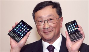 Review: BlackBerry targets corporations, not consumers, with Passport phone | iNFOnews.ca CP30020018