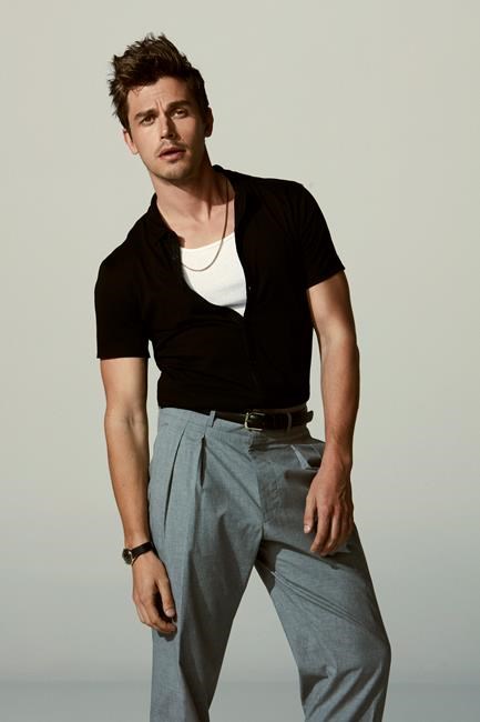 Antoni Porowski talks 'Queer Eye' criticism and learning to cook in Montreal | iNFOnews.ca