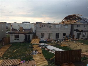 100 homes damaged in Angus, Ont., tornado; Mayor says 'miracle' no one hurt | iNFOnews.ca CP28806044