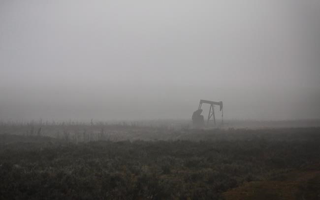 Feds pulled between bailing out oil and gas and moving to cleaner energy | iNFOnews.ca