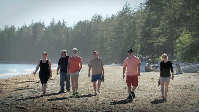 APTN's 'First Contact' brings non-Indigenous Canadians to Indigenous communities | iNFOnews.ca APTN's 'First Contact' brings non-Indigenous Canadians to Indigenous communities | iNFOnews.ca