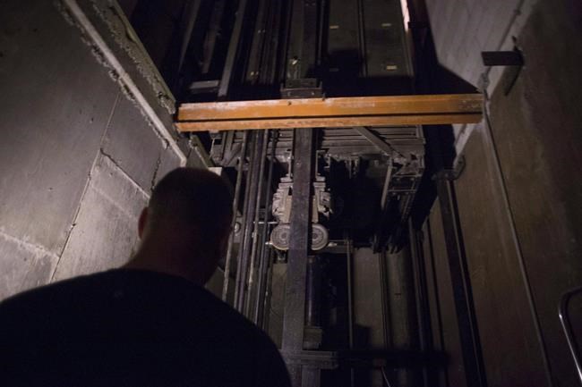 Ontario bill aims to hold elevator contractors responsible for fixing outages | iNFOnews.ca