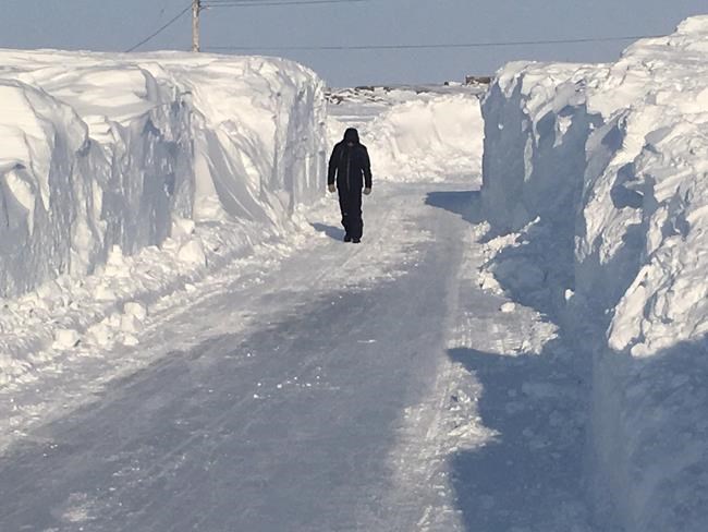 Northern Manitoba official says town looked like moon after days-long blizzard | iNFOnews.ca Northern Manitoba official says town looked like moon after days-long blizzard | iNFOnews.ca