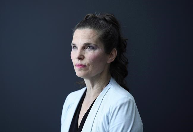 Feds pledge money for young scientists, but funding for in-house research slips | iNFOnews.ca Feds pledge money for young scientists, but funding for in-house research slips | iNFOnews.ca