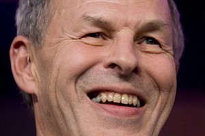 Linden MacIntyre retiring to save jobs for young journalists at CBC | iNFOnews.ca CP28289367