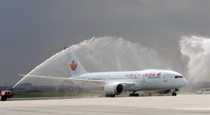 Air Canada's Dreamliner Touches Down in Toronto | iNFOnews.ca CP28419590