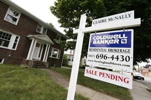Pending sales of US homes fell 1.1 per cent in June; pace remains slower than in 2013 | iNFOnews.ca CP29292353
