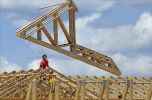US economy grew at strong 4 per cent rate in second quarter after sharp contraction in winter | iNFOnews.ca CP29316645