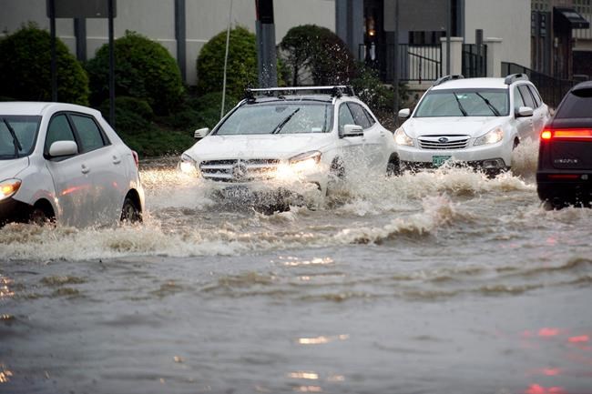 Heavy rains spur flooding, rescues in NYC area, New England | iNFOnews.ca CP1145517682