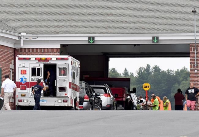 Crash at Connecticut auto auction leaves 6 injured | iNFOnews.ca