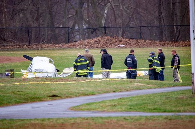 Small plane crashes on baseball field; 2 in aircraft hurt | iNFOnews.ca Small plane crashes on baseball field; 2 in aircraft hurt | iNFOnews.ca