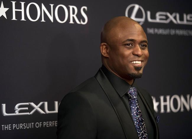 Wayne Brady hurts leg during 'Hamilton,' returns to stage | iNFOnews.ca