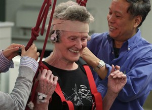 Tripping on treadmills? Scientists make seniors slip in lab to see if it can stop future falls | iNFOnews.ca CP29662582