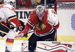 Jonas Hiller makes 49 saves as Calgary Flames top Chicago Blackhawks 2-1 in overtime | iNFOnews.ca CP30301484