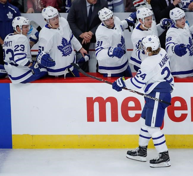 Rielly scores in OT as Maple Leafs beat Blackhawks 7-6 | iNFOnews.ca