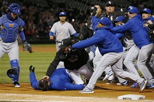 Benches clear in seventh inning between Royals, White Sox, five players ejected. | iNFOnews.ca CP32822120