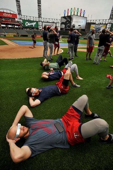 Baseball fans flock to minor league stadiums to see eclipse | iNFOnews.ca Baseball fans flock to minor league stadiums to see eclipse | iNFOnews.ca